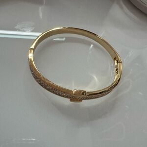 Elegant Gold tone Bangle Bracelet